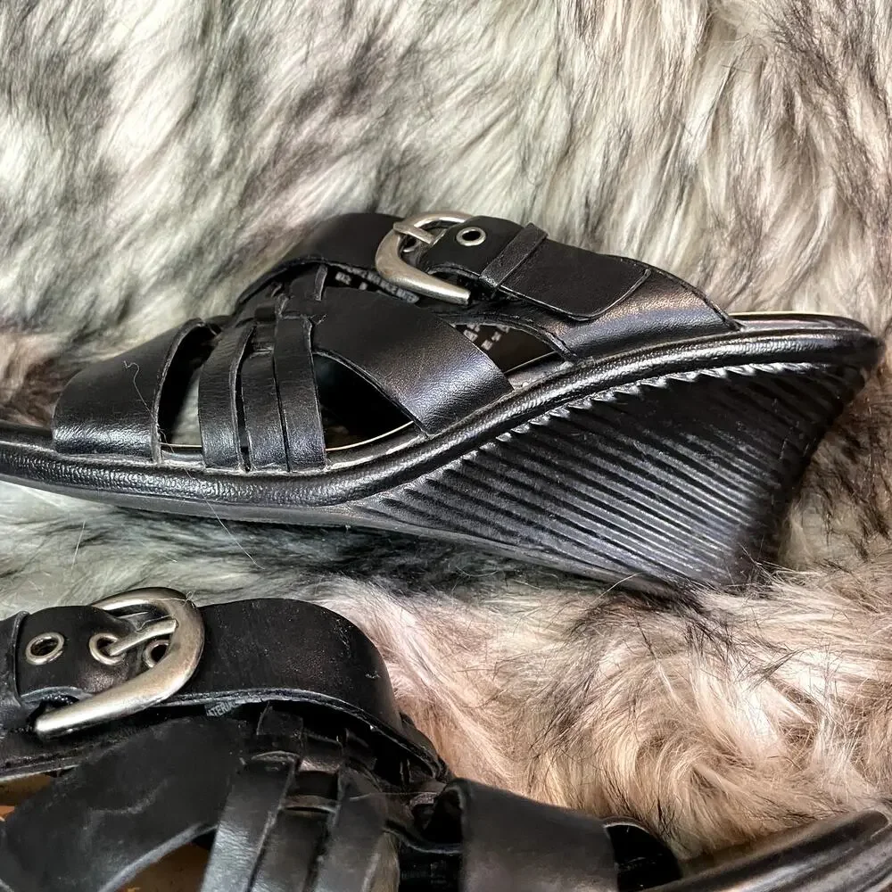 Thom McAn Women's Black Leather Wedge Sandals Size 7 flat bottom open toe